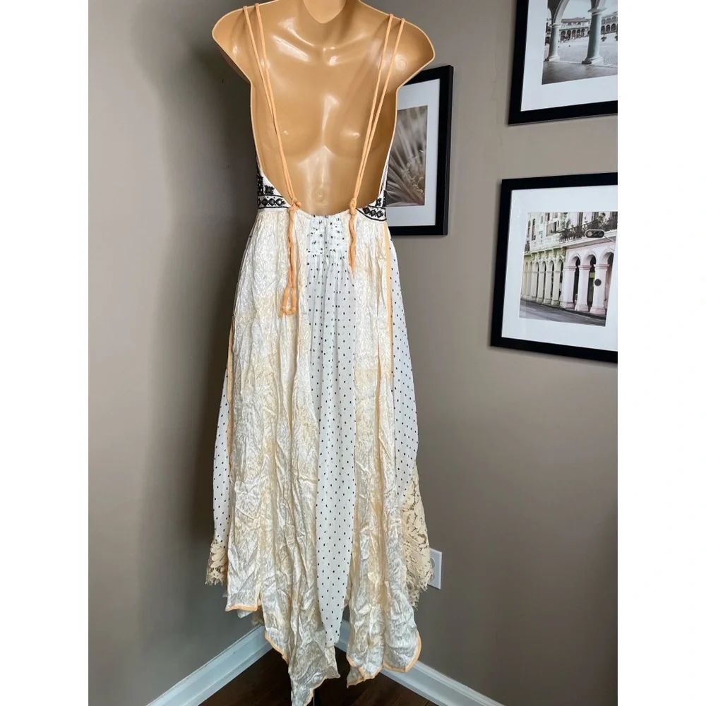 UrbanāOutfitters Kimchi Blue Lace Maxi Dress - Picture 3 of 4